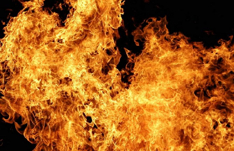 梦见别人生病在床上躺着，梦境背后的深层含义与解析