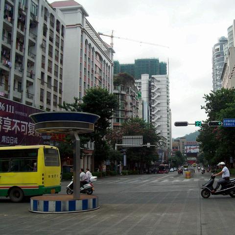 柳州与桂林，哪个城市发展得好？