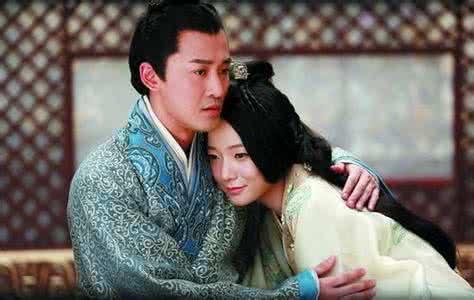 梦之雨，以砖筑梦，水之寓言——解析梦见下雨地上很多水并用砖头堵住的深层含义