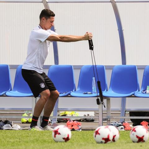 俄罗斯脾气最暴的足球运动员的长尾关键词有什么