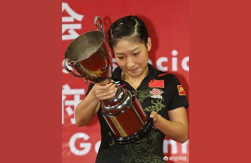 乒乓球历届世界杯女单冠军,邓亚萍第一个世界冠军是哪一年?