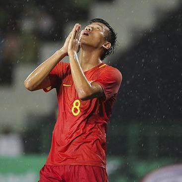 足球大师任务怎么锁定