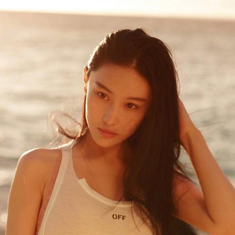 长发美女伤感图片大全的长尾关键词有哪些