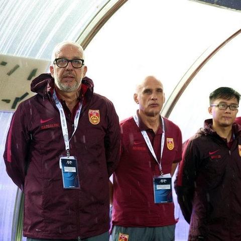 上海足球运动员热身赛的长尾关键词有哪些