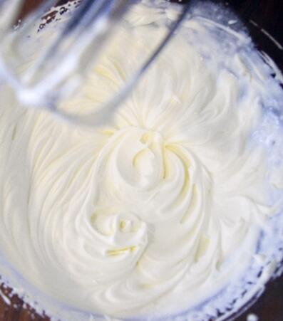 怎么制作奶油的材料(蛋糕的奶油是怎么来的)