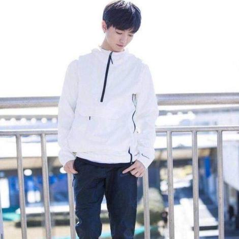 吴亦凡肌肉图片大全的长尾关键词有什么