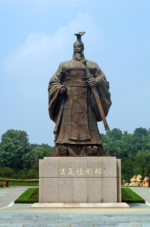 正月的猪宝宝怎么起名（什么是桃花运）