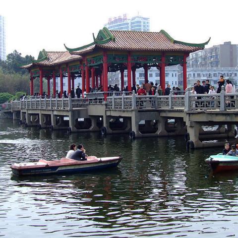 湖滨中路离中山路多远？