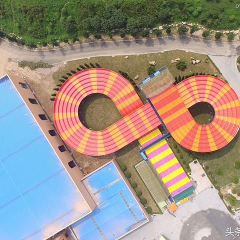 欧乐堡和济南市区哪个大