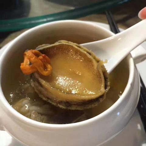 清蒸鲍鱼：美味海鲜的烹饪秘诀-第1张图片-其人生活百科