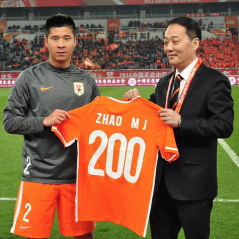 赛场足球游戏怎么玩