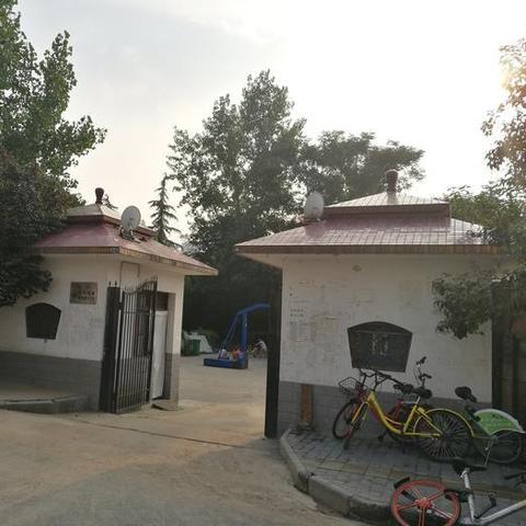 西安市火车站停车场怎么收费