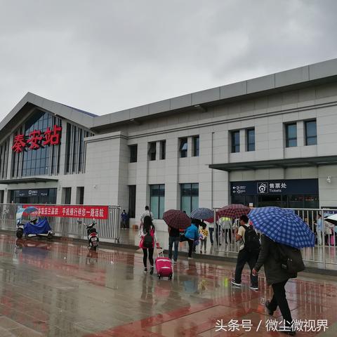 兰州小吃一条街离火车站多远？