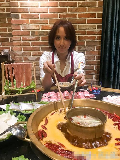 明星为什么要吃美食（一直想问杨丽萍这么多年吃这么少）
