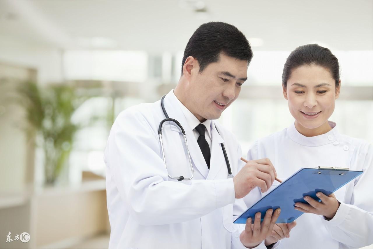 梦境中的温情，梦见陪死去亲人看病