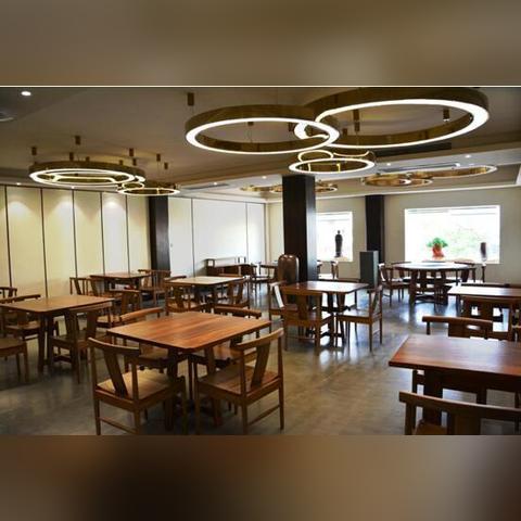 桂林市九华山美食街在哪里