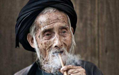 梦见已故的爷爷又去世，探寻梦境背后的深层含义与情感解析