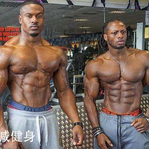 足球运动员最强背阔肌的长尾关键词有什么