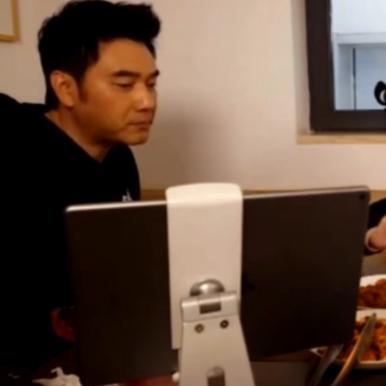 二一碰头又碰尾是什么数