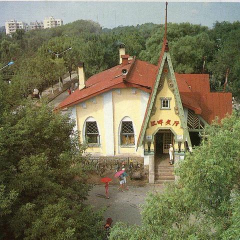 哈尔滨江畔公园积雪相关长尾关键词有哪些