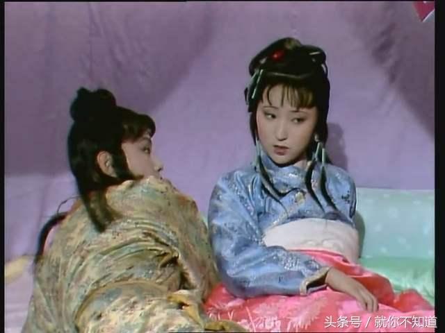 梦境交织，女人梦中蛇与已故亲人的隐喻解析