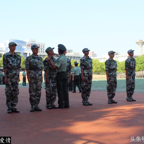 长沙市哪个中学军训暴雨