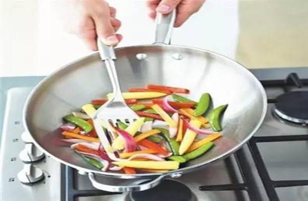 什么美食比较脆弱（非洲鬣狗饿的时候真的会吃掉自己同伴吗）
