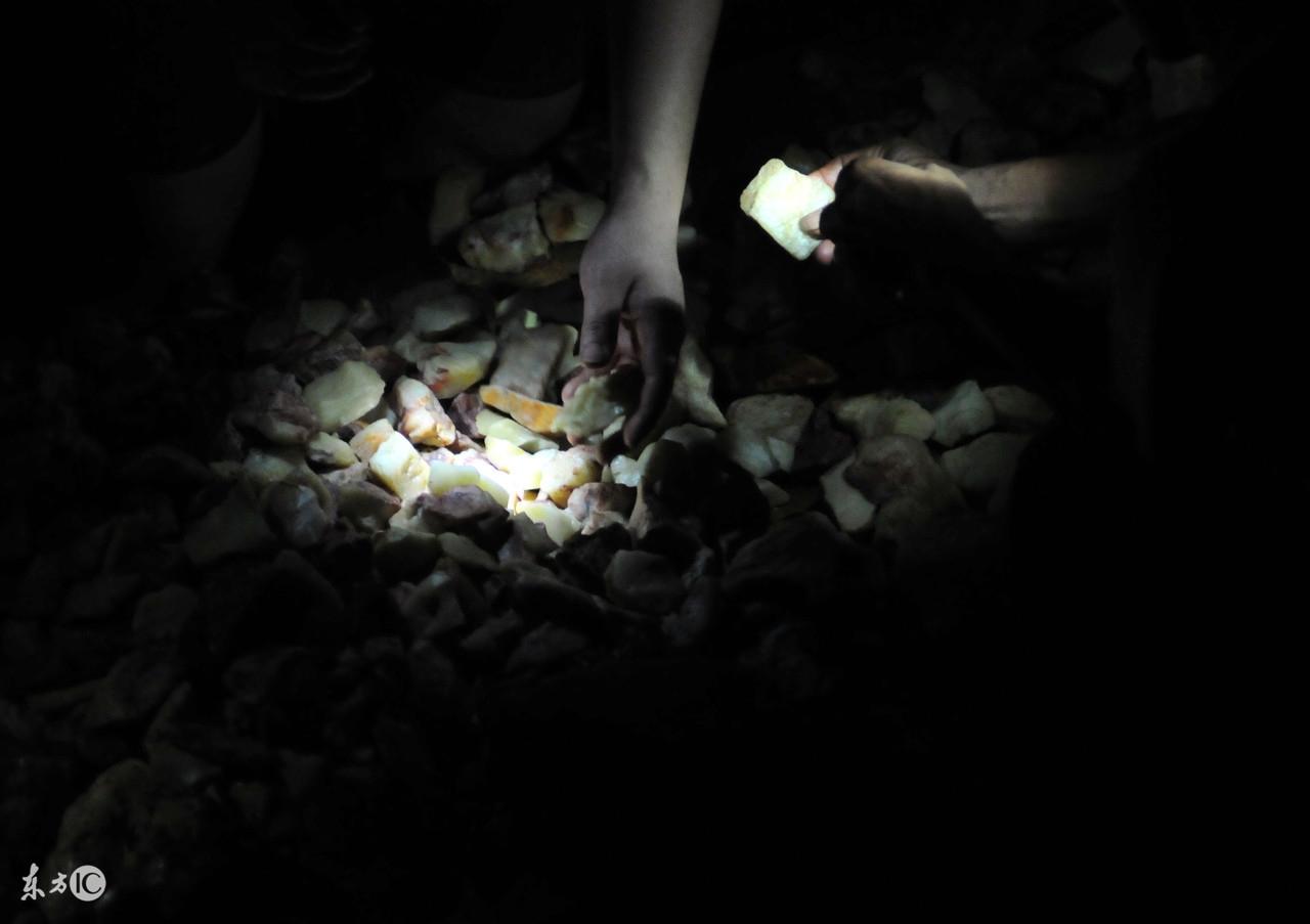 梦见满地尸体,梦境背后的深层解析与心理启示 梦见满地尸体,梦境背后的深层解析与心理启示