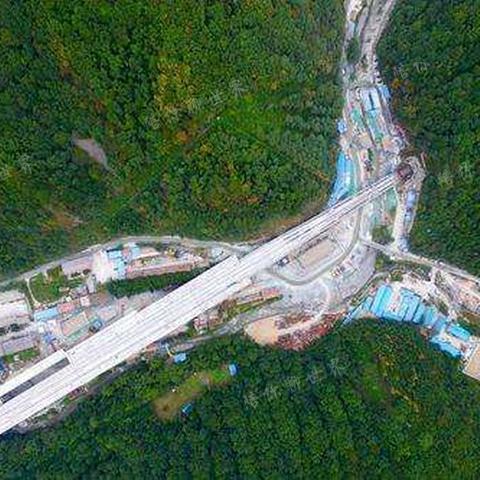 西安到安康的高速一共有多少隧道？