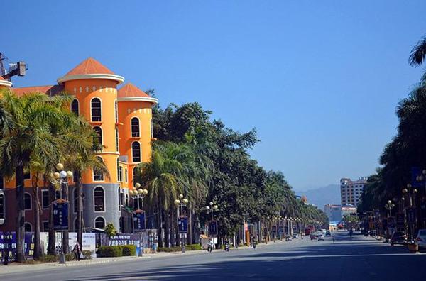 瑞丽翡翠商人讲述疫情下的生活
 /疫情后瑞丽翡翠市场怎么办