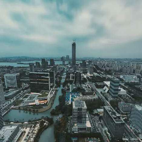 青岛市与大连市哪个好考