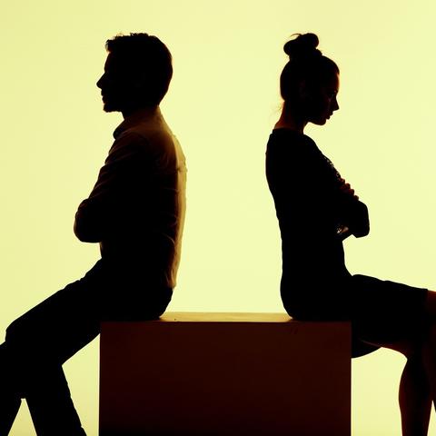 伤官见官的女命有多可怕(伤官见伤官女命)