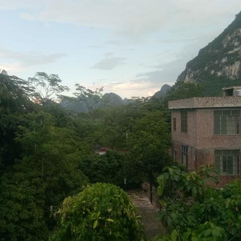 南宁隆安县离南宁市区多远？