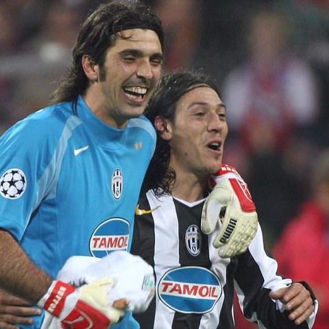 女足球队员身高多少正常