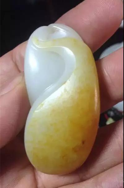 籽料、山料大揭秘：和田玉的神秘面纱