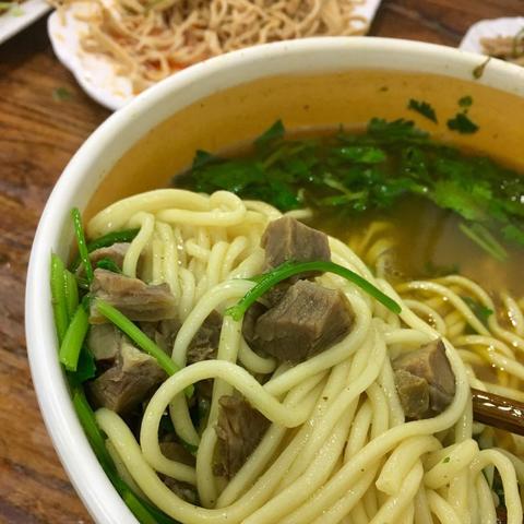 兰州哪家牛肉火锅好喝的相关长尾关键词有哪些