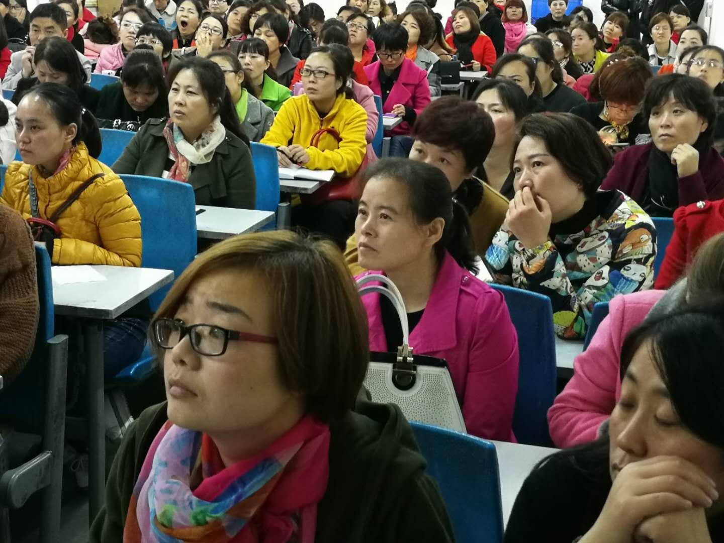 电子白板教学幼儿园白板适宜幼儿观看的安装高度