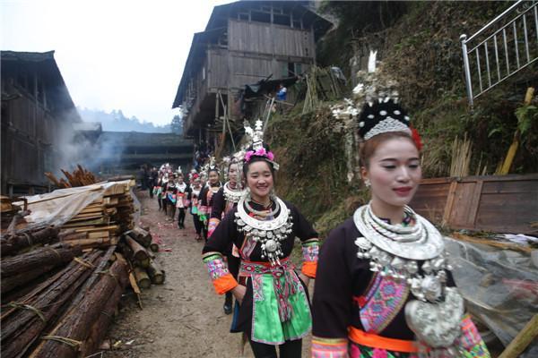 梦见狗吃肉，探索梦境背后的深层含义与心理启示