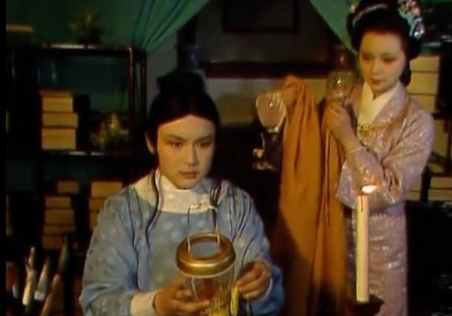 梦境交织，梦见姐姐是鬼的深层解析与心灵启示