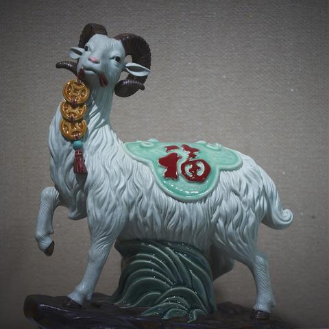 网上生肖的运势分析可信吗(网上属相算命可信吗)