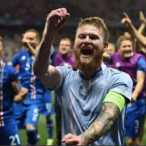 荷兰和加纳足球比赛的长尾关键词有什么