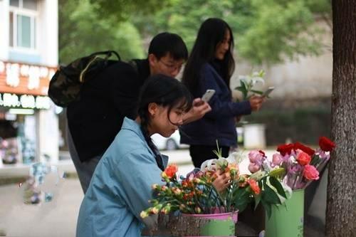 花店利润,你知道身边哪些不起眼的生意?"