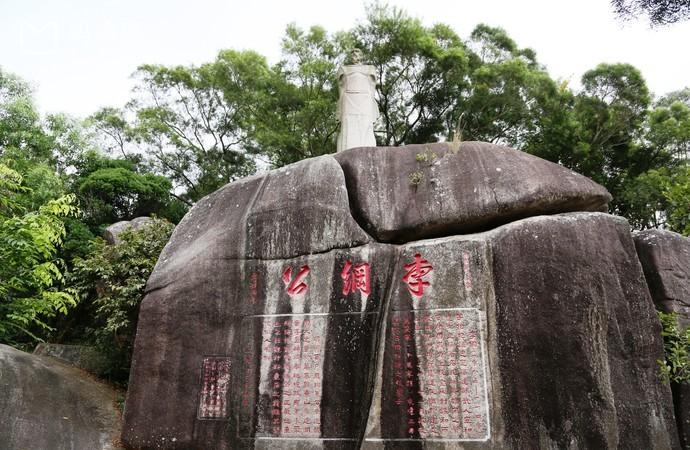梦见自己飞上天空