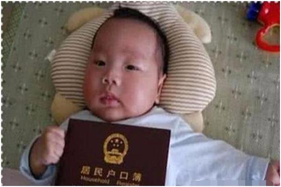 给宝宝起名的视频怎么制作(美国网红领养中国自闭男童)