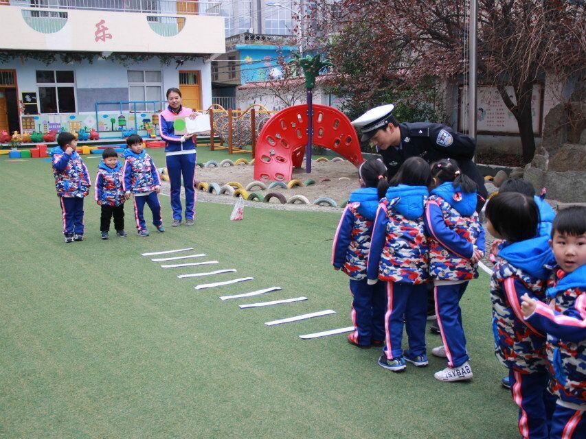 红绿灯十句口诀儿歌校园安全儿歌八个字