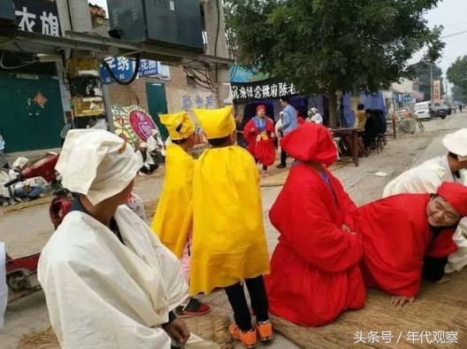 梦见送葬自己还穿孝衣，解析梦境背后的深层含义与心理暗示