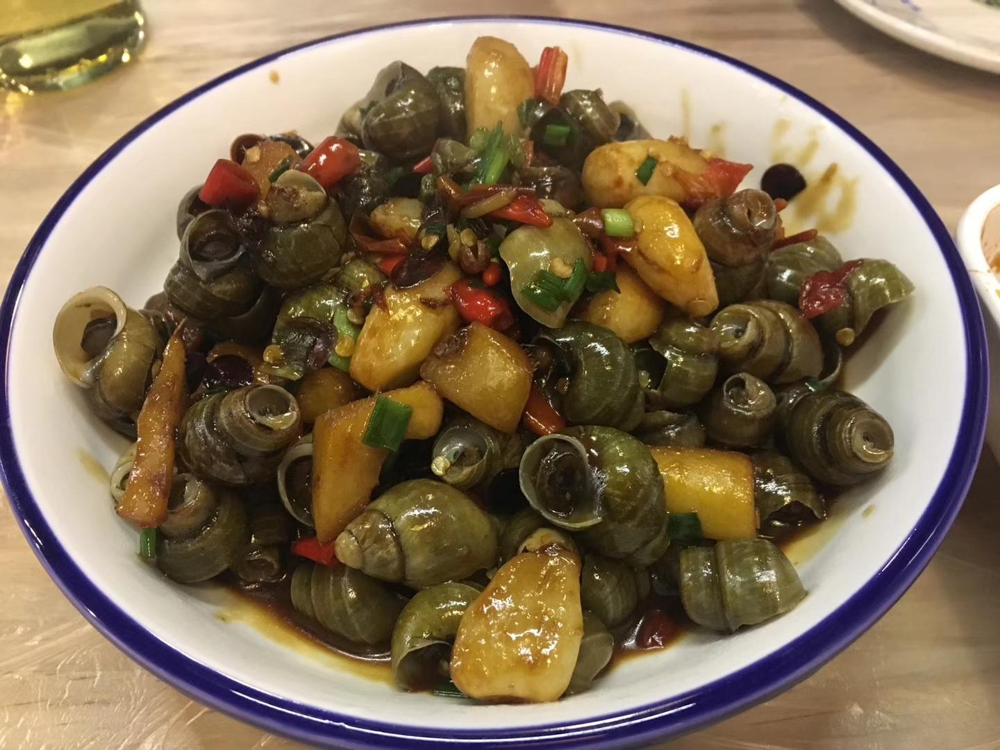 什么爱美食（唯有美食和爱不可辜负什么意思）