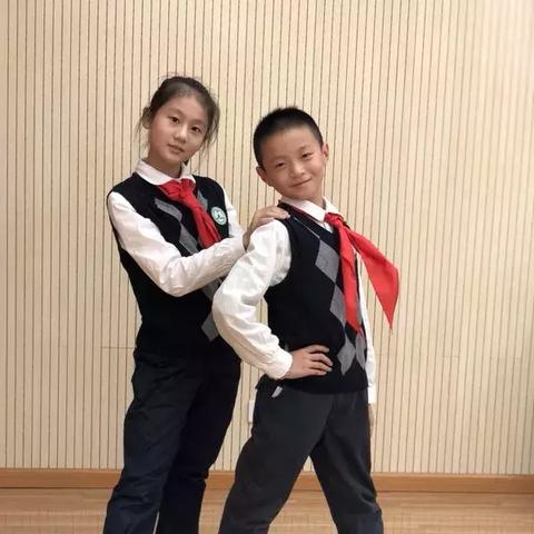 广州市什么学校校服蓝色