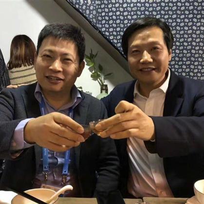雷军、余承东“迎战”特斯拉