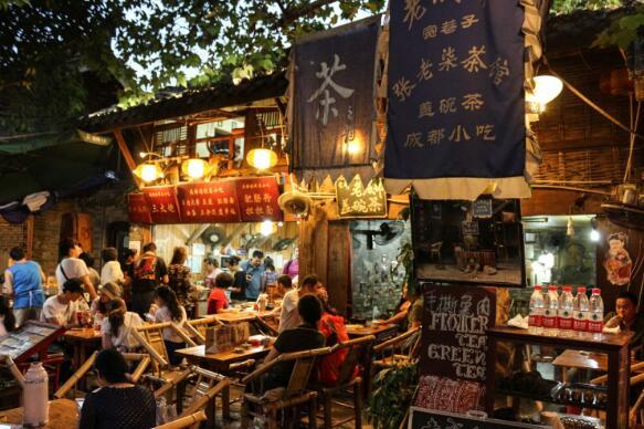 什么地方美食最多（摆地摊卖小吃一天最少收入和最多收入分别是多少）